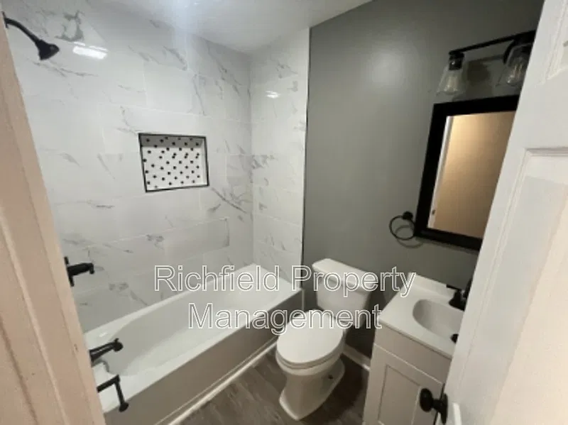 3 bed, 2.0 bath, 1076 sqft, $1,350 — Photo 1