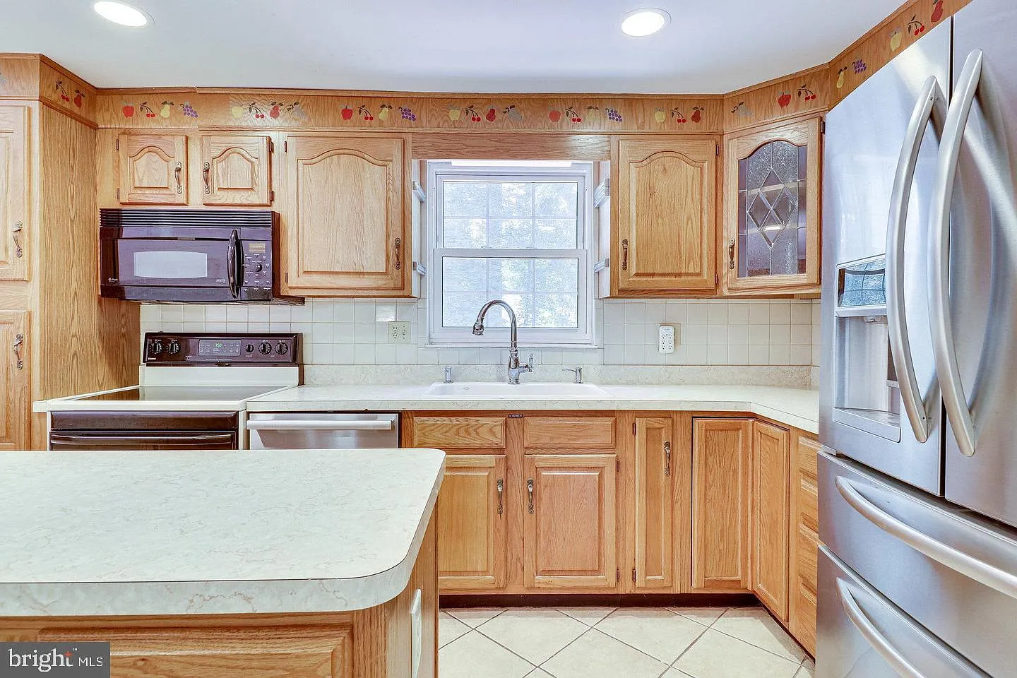 4 bed, 2.5 bath, 2180 sqft, $4,700 — Photo 4