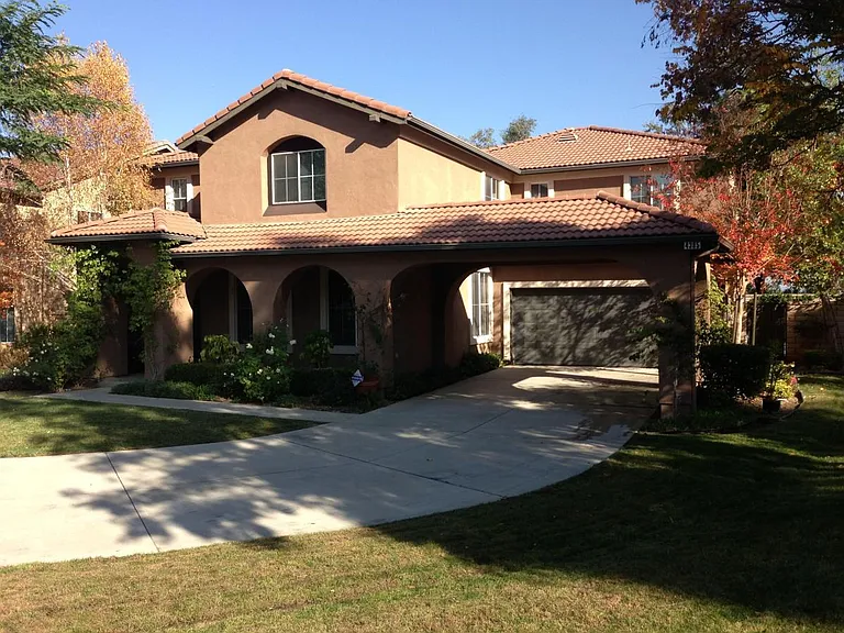 4385 Maidstone Cir — Photo 1