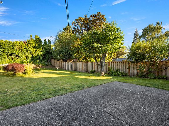 5th image of 6472 SW 46th Pl