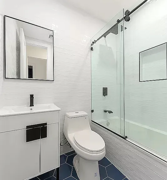 246 E 25th St #2R — Photo 7
