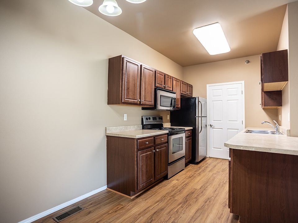 Prairiewood Apartments and Townhomes 627 Streeter Dr North Sioux City