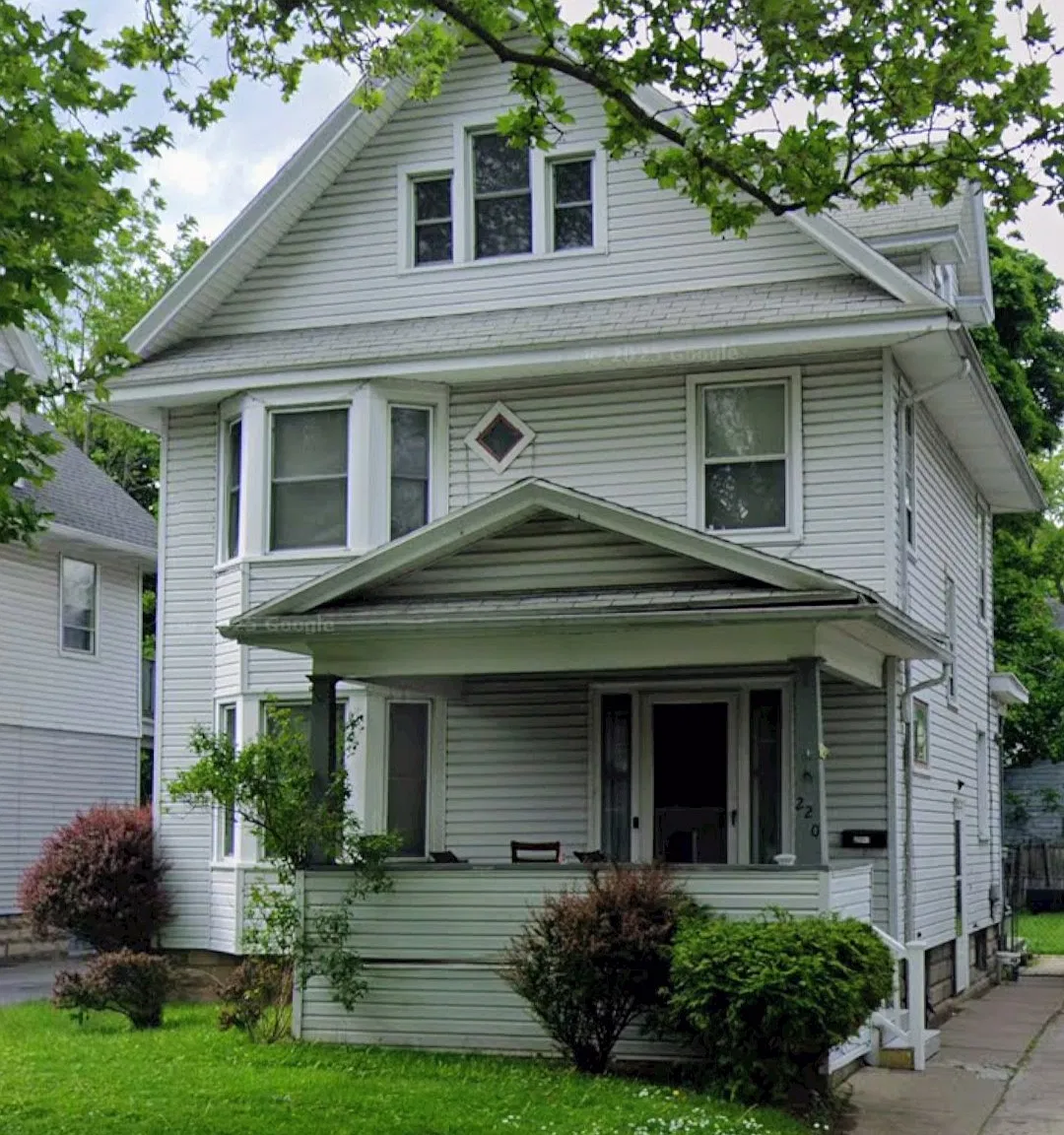 4 bed, 1.5 bath, 1495 sqft, $2,100 — Photo 1