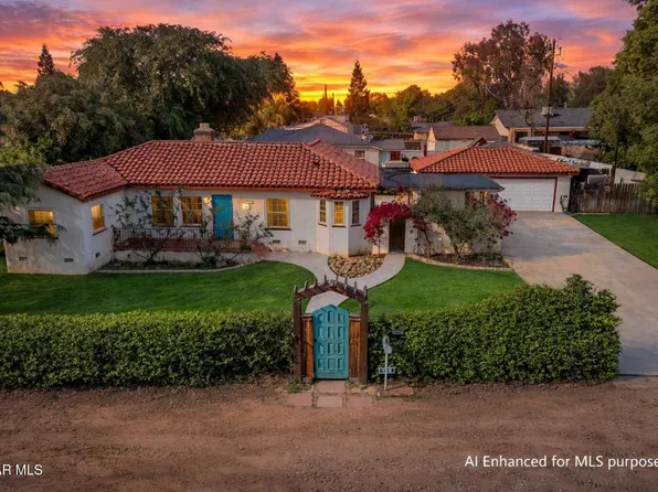 700 Hillcrest Dr, Bakersfield, CA 93305