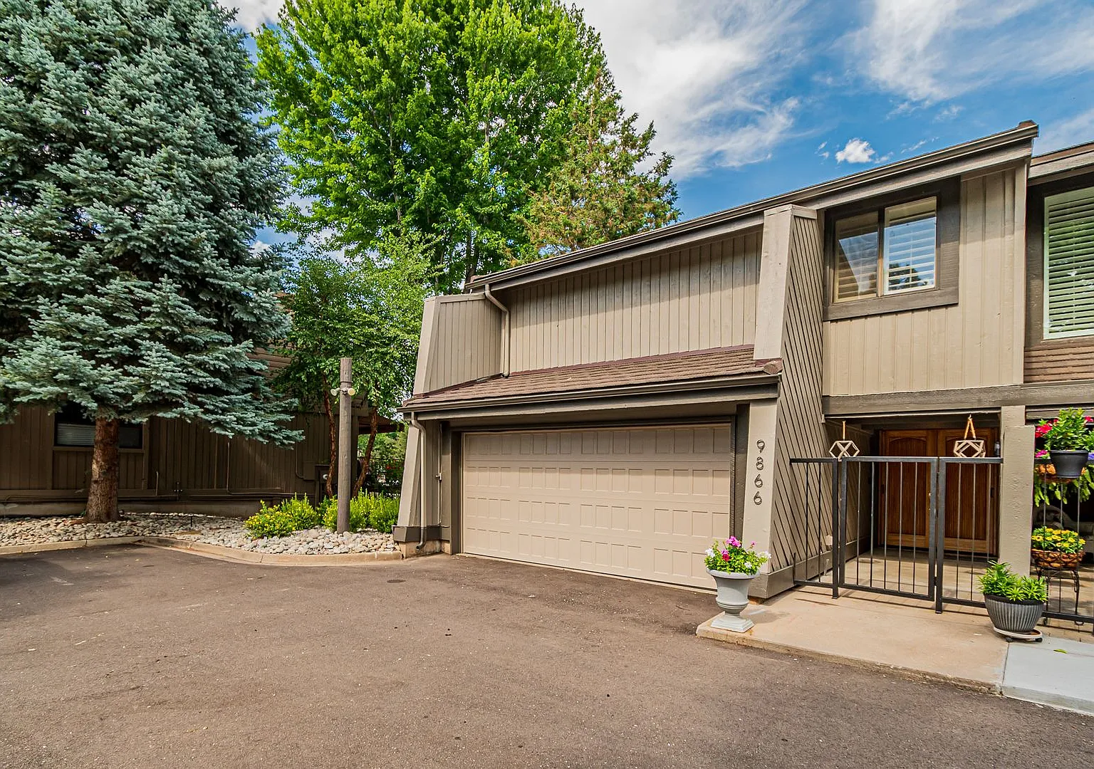 3BD, 2.5BA Arapahoe Lake Park Townhome Near DTC — Photo 1