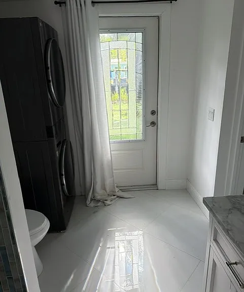 1137 SW 8th Ave — Photo 2