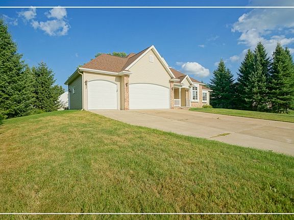 3rd image of 709 Independence Ln