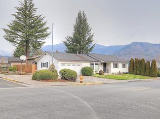1010 NW Morgan Ln, Grants Pass, OR