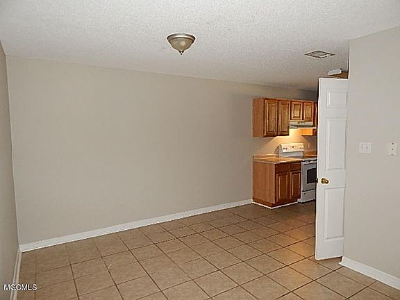 5th image of 4384 Biglin Bayou Dr