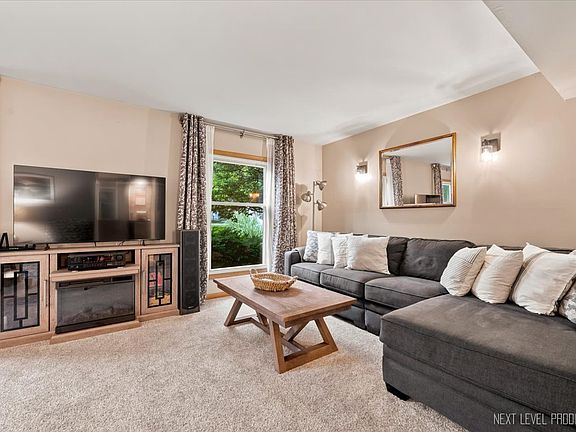 5th image of 452 N Glengarry Dr