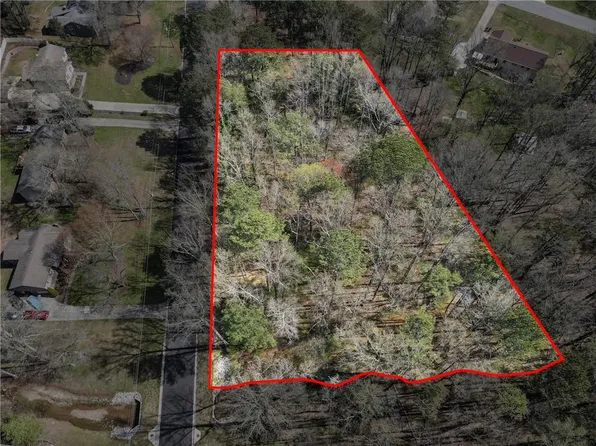 3222 Crossing Dr, Snellville, GA 30078