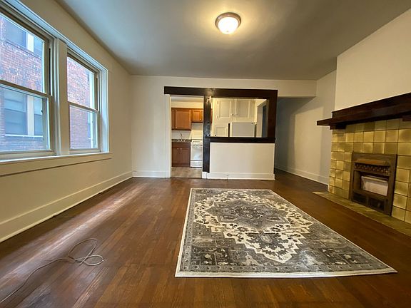 3rd image of 173 Pennwood Ave APT 2