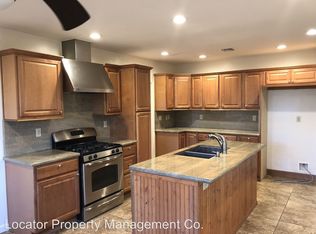 1 Loma Linda Dr, Bakersfield, CA 93305