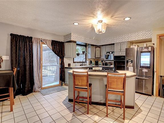 4th image of 3112 Crestwood Dr