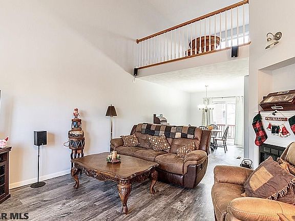 3rd image of 216 Amblewood Way
