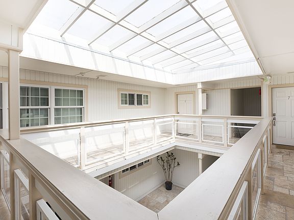2nd image of 675 Cole St APT 8