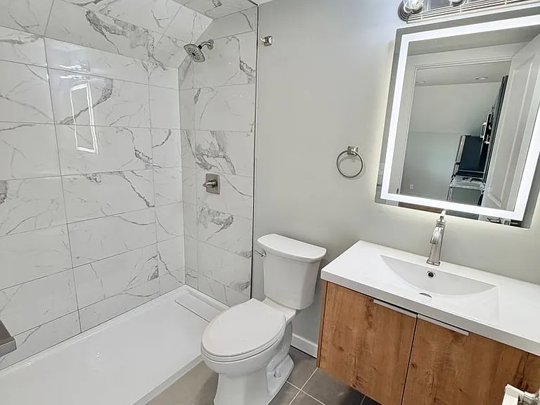 18 Cedar St — Photo 37
