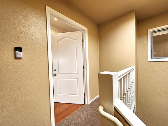 2nd image of 623 28th Ave APT 1