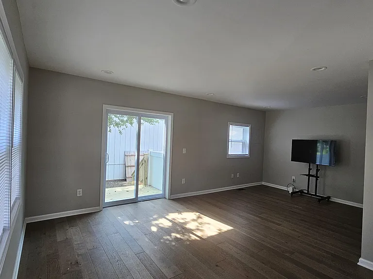 8737 Dixie Hwy #1 — Photo 13