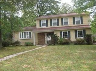 34 Summershade Cir, Piscataway, NJ 08854
