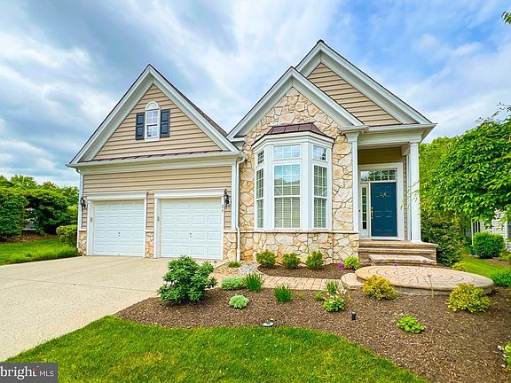 4th image of 28 Beidler Dr