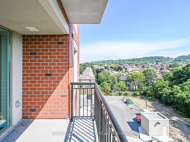 2750 King St E #512 — Photo 24
