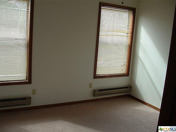 4th image of 526 Burleson St APT A