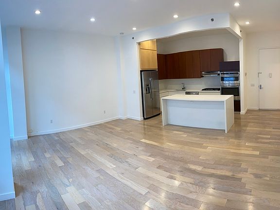 4th image of 47-09 5th St #301
