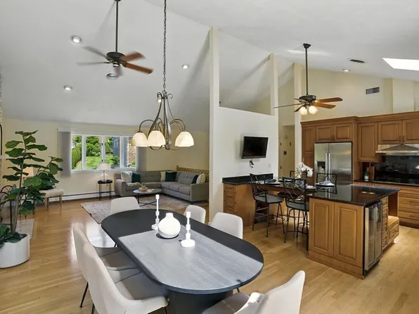 45 Susan Dr, Saugus, MA 01906