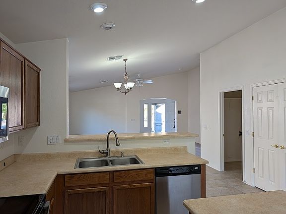 4th image of 20991 N Leona Blvd