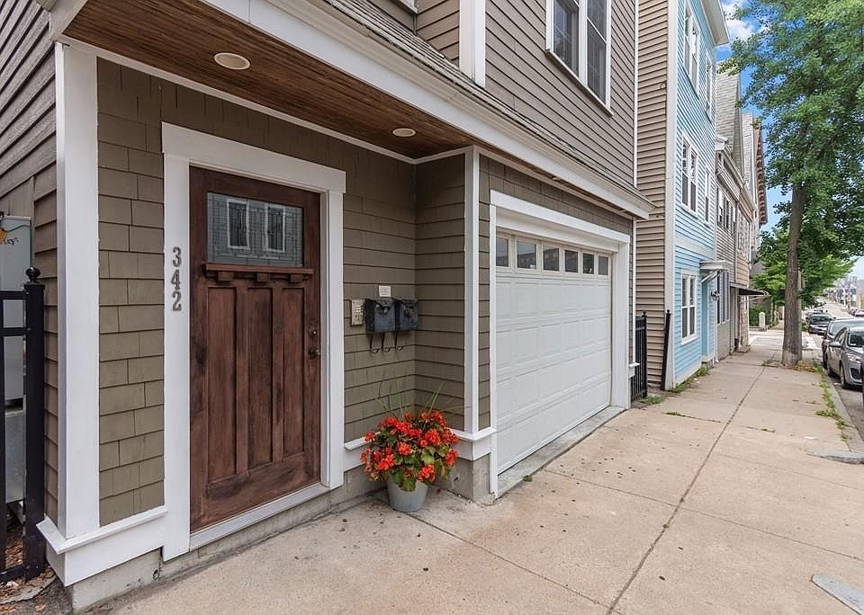 2nd image of 342 East St