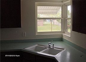 5th image of 908 Rockhill St