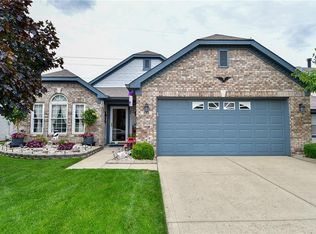 358 Lake Ridge Ln, Greenwood, IN 46142