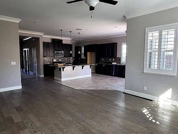 3rd image of 1928 Balsam Ct