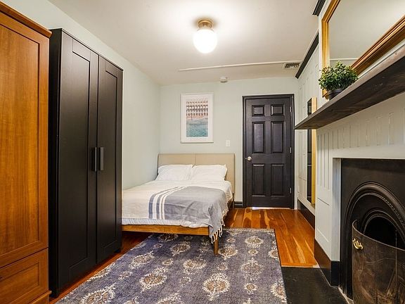 3rd image of 354 W 11th St #G