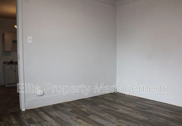 315 E City Center Dr — Photo 7