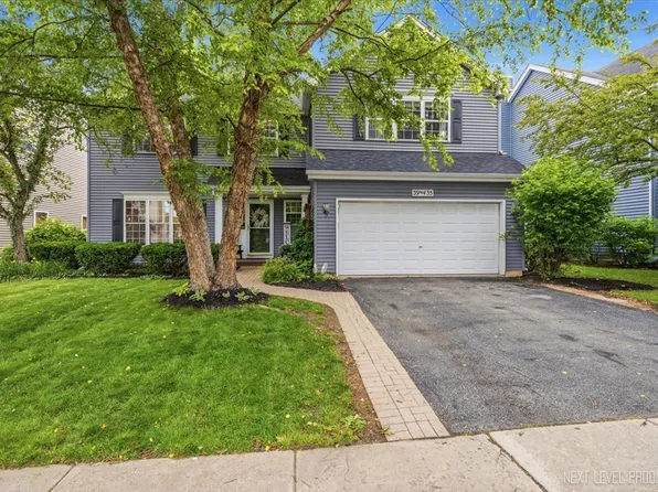 39W435 W Mallory Dr, Geneva, IL 60134