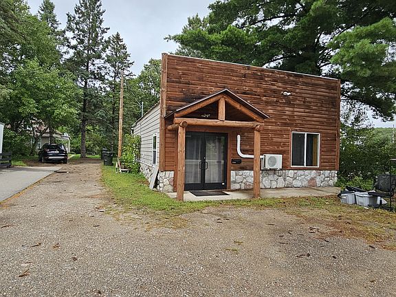 5th image of 4586 Main St