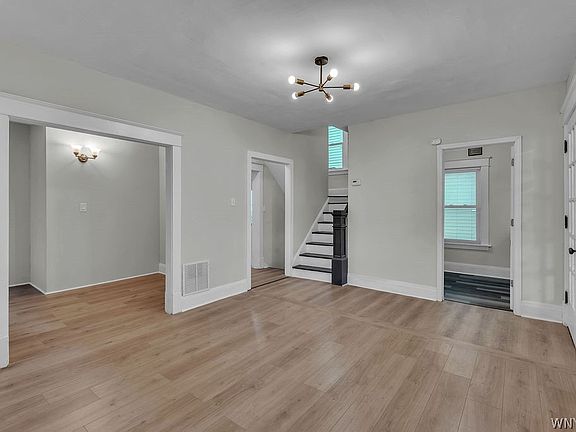 5th image of 39 Springville Ave