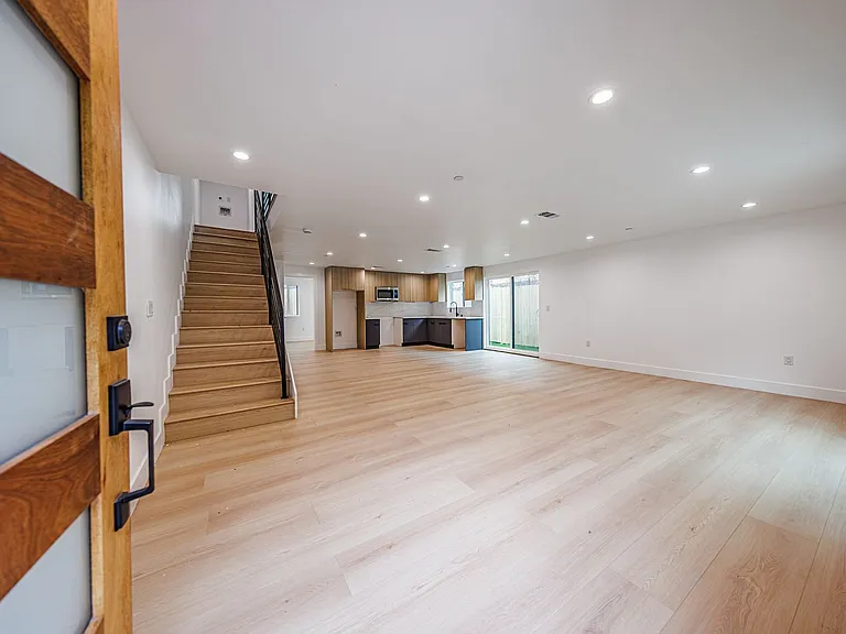 2026 Luxury 3, 4 & 5 Bed Townhomes — Photo 33