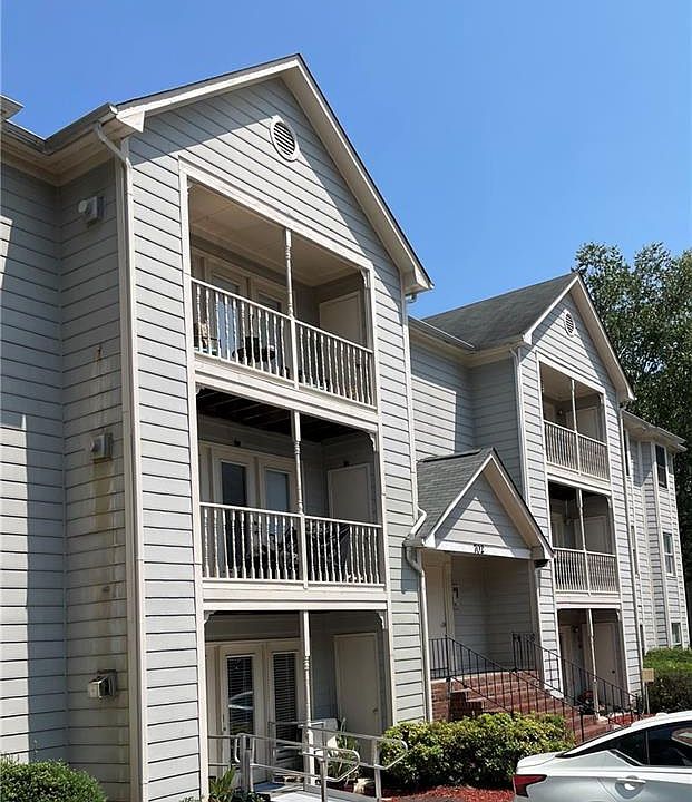 1st image of 702 Glendale Dr APT L