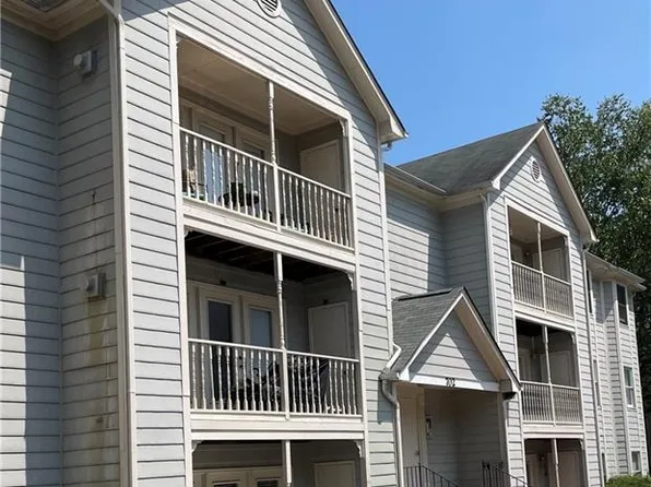 702 Glendale Dr APT L, Greensboro, NC 27406