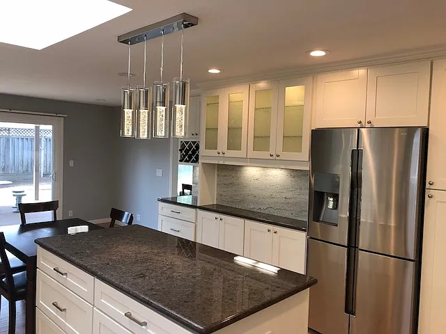 570 Carrick Ct — Photo 2