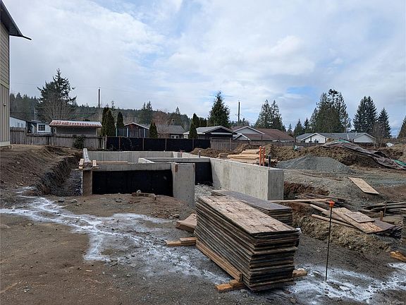 4th image of 1348 McKinley Rd