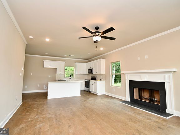 3rd image of 327 Andover Dr