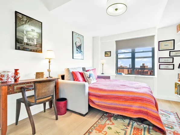 268 East Broadway image 17 of 38