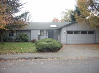 877 Chateau Meadows Dr, Eugene, OR