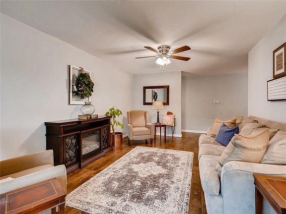 4th image of 5308 Garrick Ave