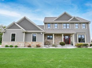 5111 Roamn WAY, Hartford, WI 53027