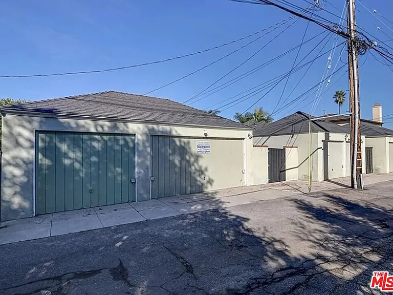 1430 Ocean Park Blvd — Photo 17